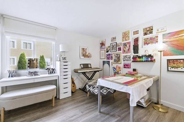 3 Post Oak Ln #1, Natick, MA 01760