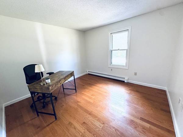 612 Dighton Ave, Taunton, MA 02780