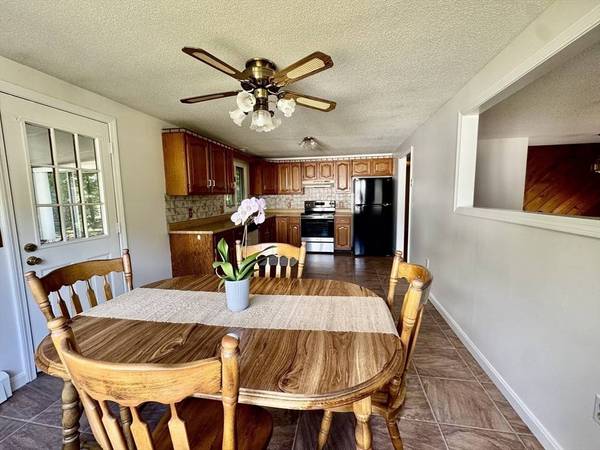 612 Dighton Ave, Taunton, MA 02780