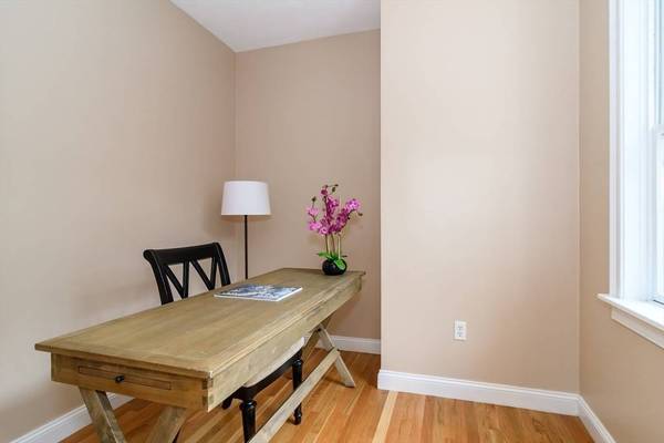 11 Parsons Way, Natick, MA 01760