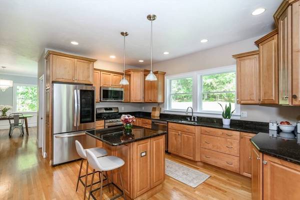 11 Parsons Way, Natick, MA 01760