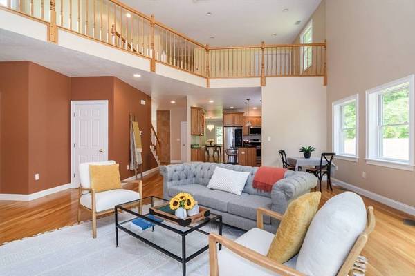 11 Parsons Way, Natick, MA 01760