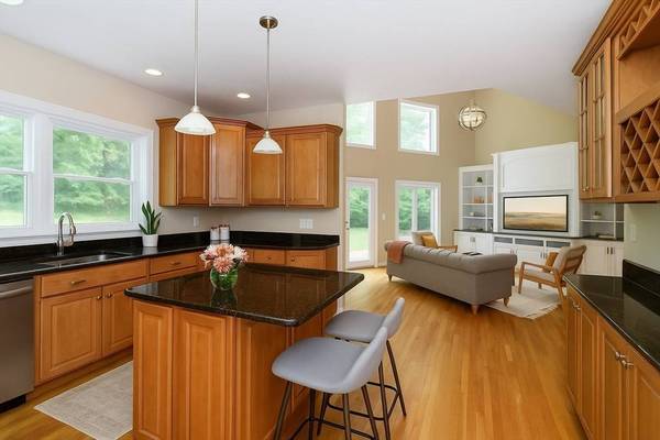 11 Parsons Way, Natick, MA 01760