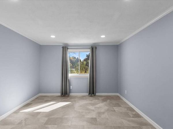 232 Canton St #104, Randolph, MA 02368