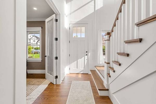 48 Graystone Lane, Natick, MA 01760