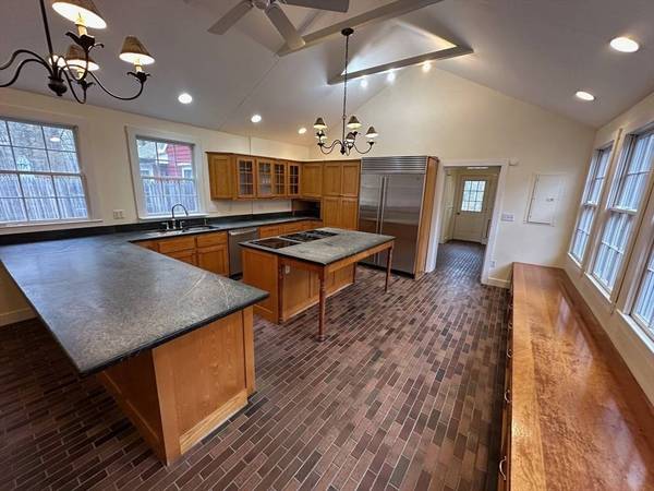 333 Dedham Street, Dover, MA 02030