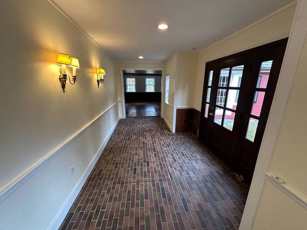 333 Dedham Street, Dover, MA 02030