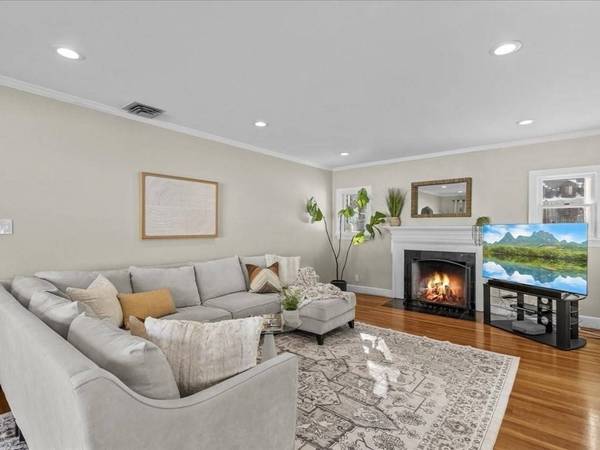 55 Bellingham Rd, Brookline, MA 02467