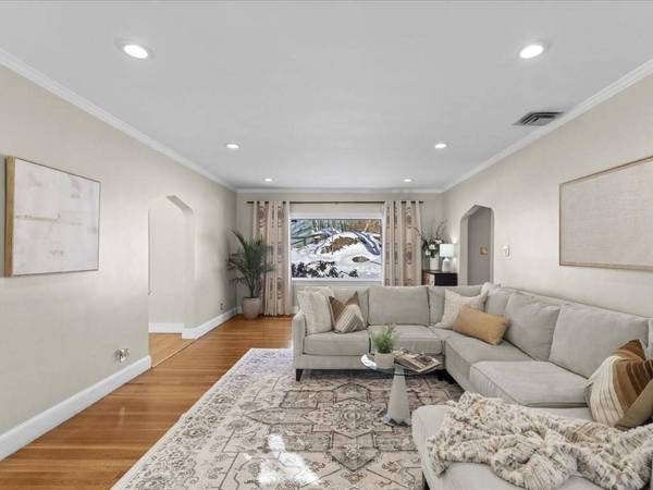 55 Bellingham Rd, Brookline, MA 02467