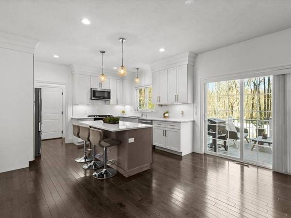 5 Greenbriar Lane, Bellingham, MA 02019