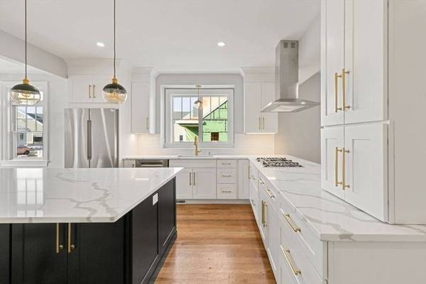 9 Adams Lane #9, Sherborn, MA 01770