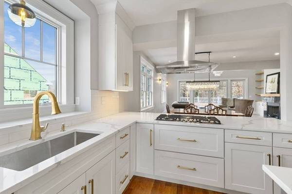 9 Adams Lane #9, Sherborn, MA 01770