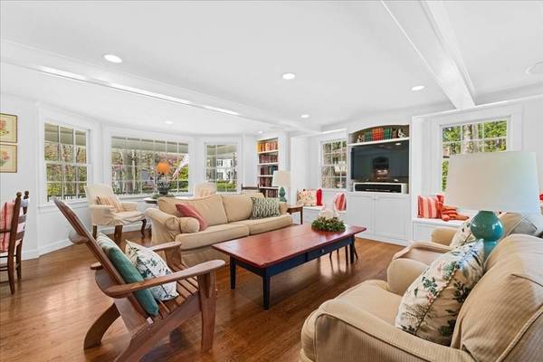 279 Oakland Street, Wellesley, MA 02481