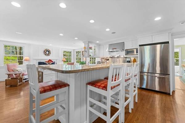 279 Oakland Street, Wellesley, MA 02481