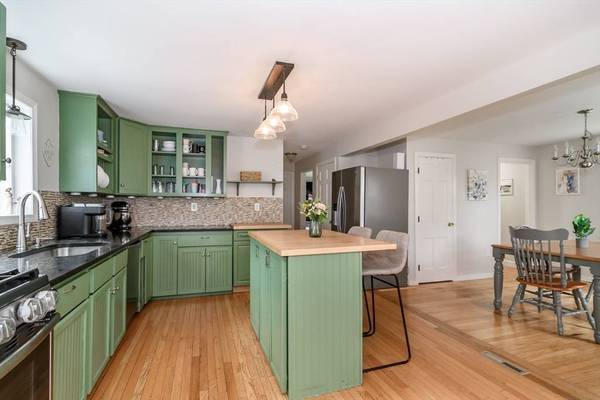 39 Old North Road, Hudson, MA 01749