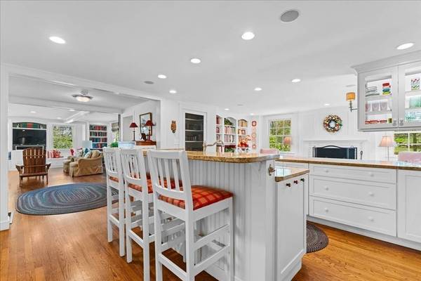 279 Oakland Street, Wellesley, MA 02481