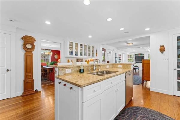 279 Oakland Street, Wellesley, MA 02481