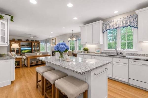 7 Whitney Circle, Natick, MA 01760