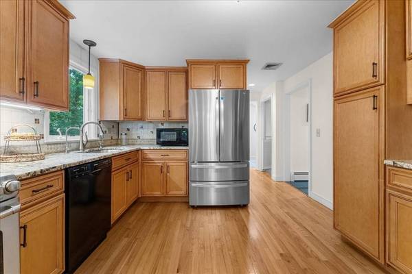 41-A Hunnewell Street, Wellesley, MA 02481