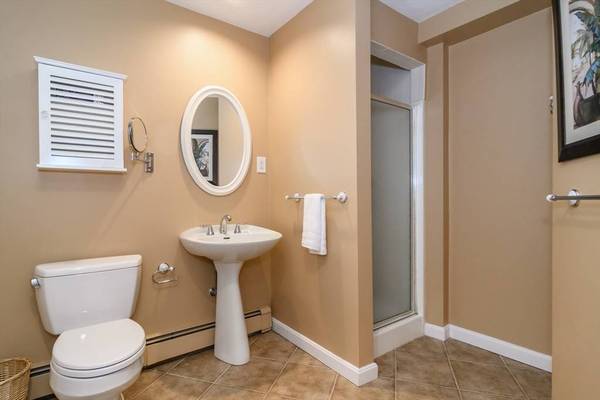 13 Aqueduct Rd, Natick, MA 01760