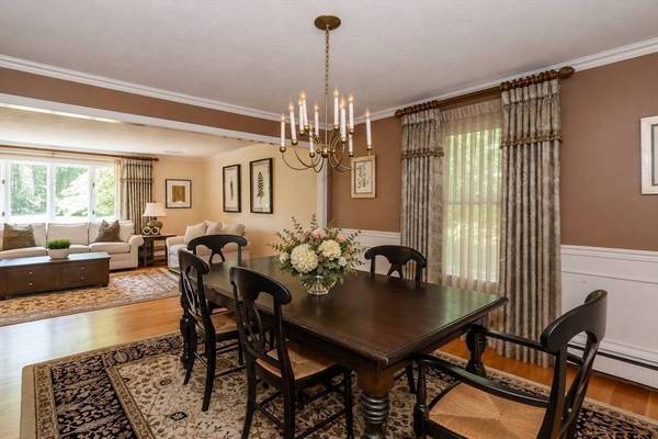 13 Aqueduct Rd, Natick, MA 01760