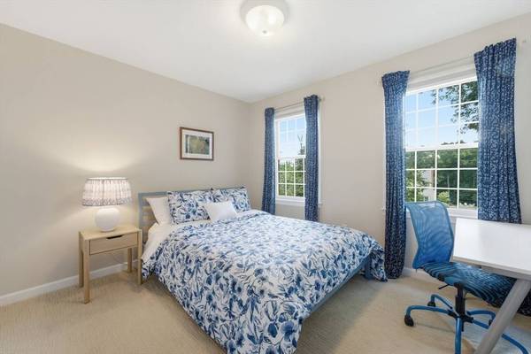 14 Greystone Lane, Hopkinton, MA 01748