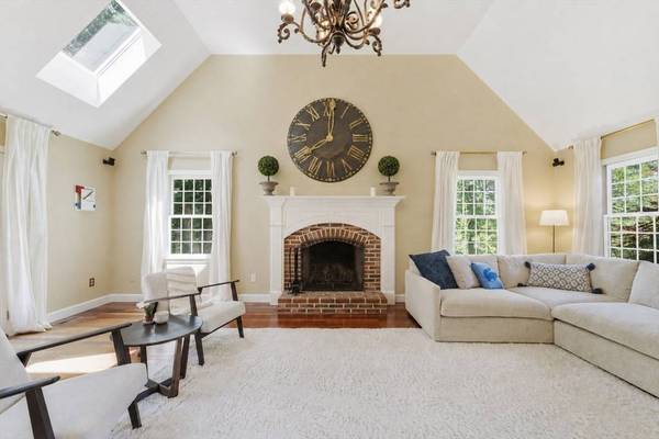 14 Greystone Lane, Hopkinton, MA 01748