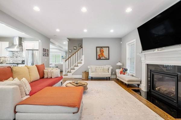 26 Redwing Road, Wellesley, MA 02481