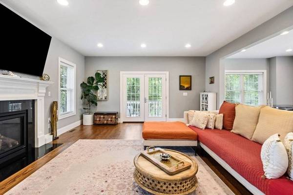 26 Redwing Road, Wellesley, MA 02481