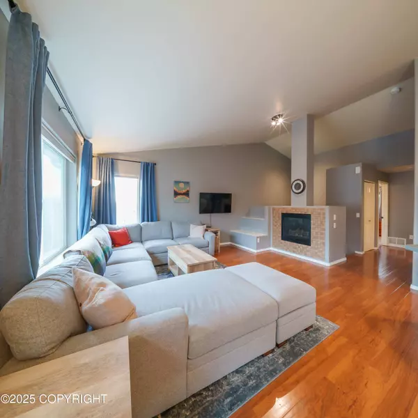 207 Dailey AVE #5, Anchorage, AK 99515