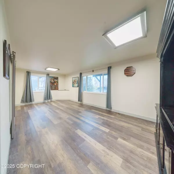 2000 Jarvis AVE, Anchorage, AK 99515