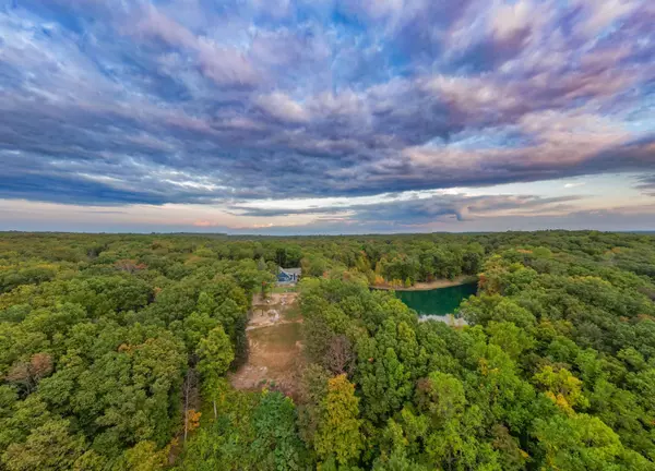 303 N Lake Dr, Altamont, TN 37301