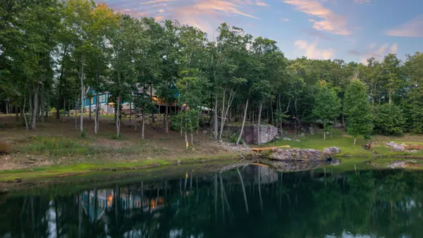 303 N Lake Dr, Altamont, TN 37301