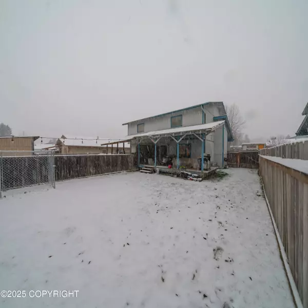 10529 Boysen Berry PL, Anchorage, AK 99515