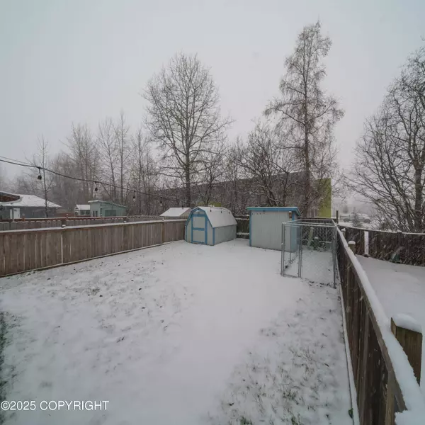 10529 Boysen Berry PL, Anchorage, AK 99515