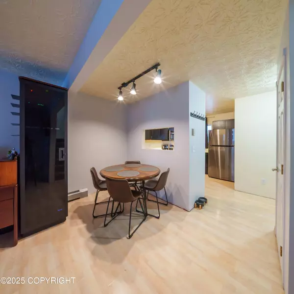 10529 Boysen Berry PL, Anchorage, AK 99515