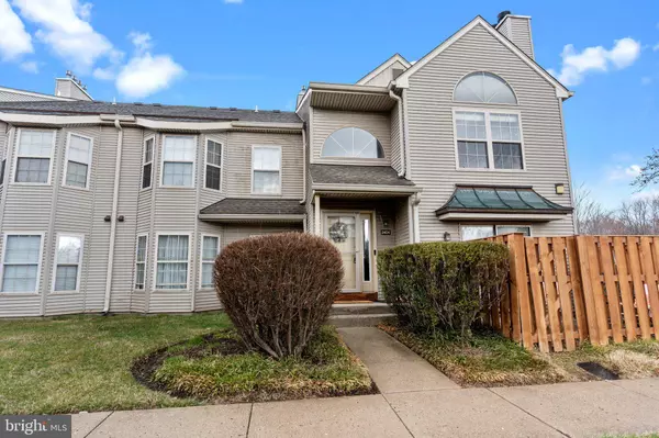 2404 BROOKHAVEN DR #330, Yardley, PA 19067