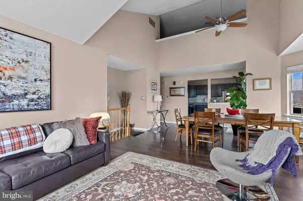 2404 BROOKHAVEN DR #330, Yardley, PA 19067