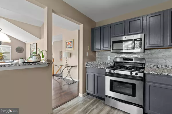 2404 BROOKHAVEN DR #330, Yardley, PA 19067