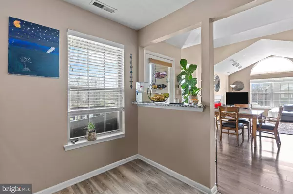 2404 BROOKHAVEN DR #330, Yardley, PA 19067