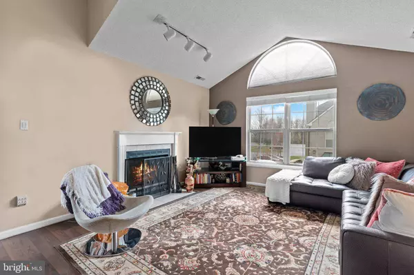 2404 BROOKHAVEN DR #330, Yardley, PA 19067