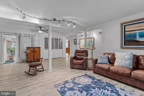 352 CONCORD RD, Glen Mills, PA 19342