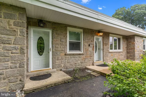 352 CONCORD RD, Glen Mills, PA 19342