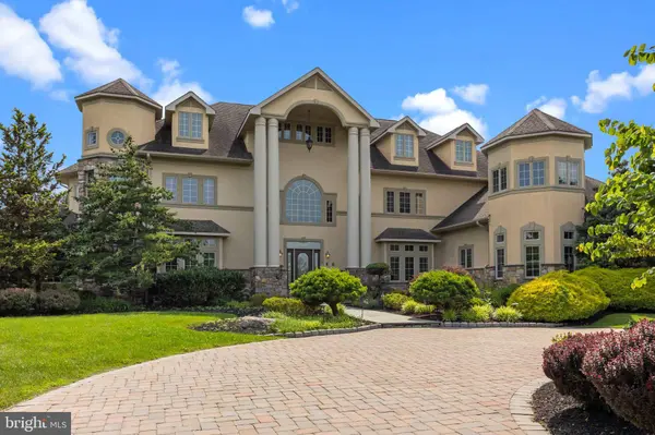 2 ALDANS WAY, Newtown, PA 18940