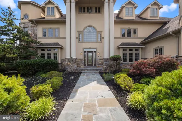 2 ALDANS WAY, Newtown, PA 18940