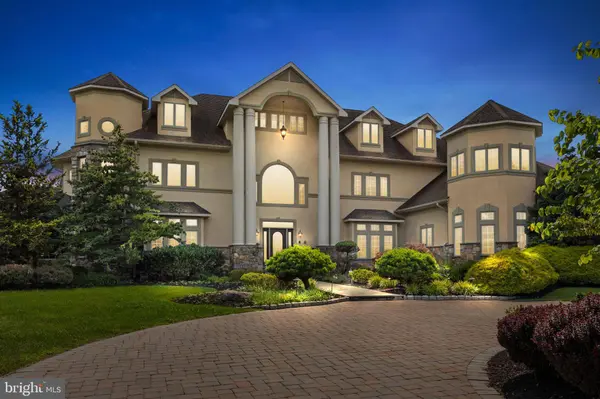 2 ALDANS WAY, Newtown, PA 18940