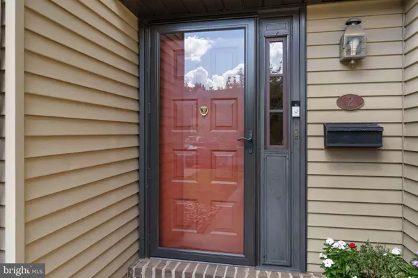 2 FARMINGTON PL, Newtown, PA 18940