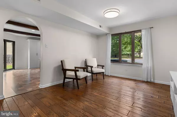 2 FARMINGTON PL, Newtown, PA 18940