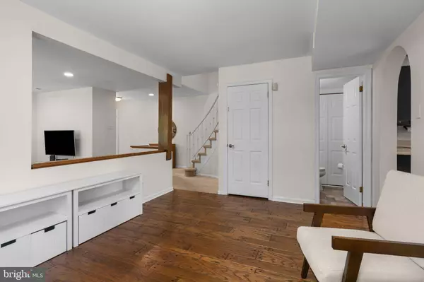 2 FARMINGTON PL, Newtown, PA 18940