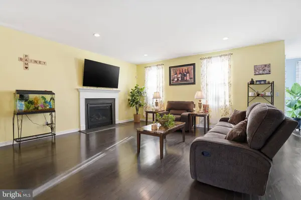 2345 TWIN LAKES DR, Quakertown, PA 18951